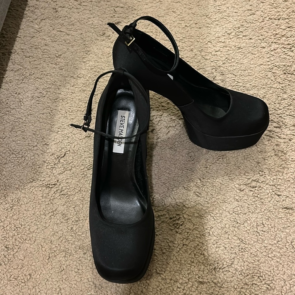 Steven Madden Black Heels